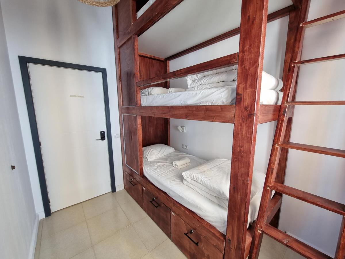 Compass House Hostel *