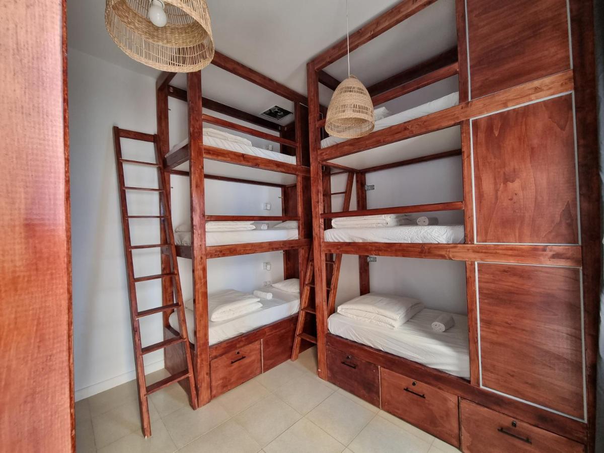 Compass House Hostel *